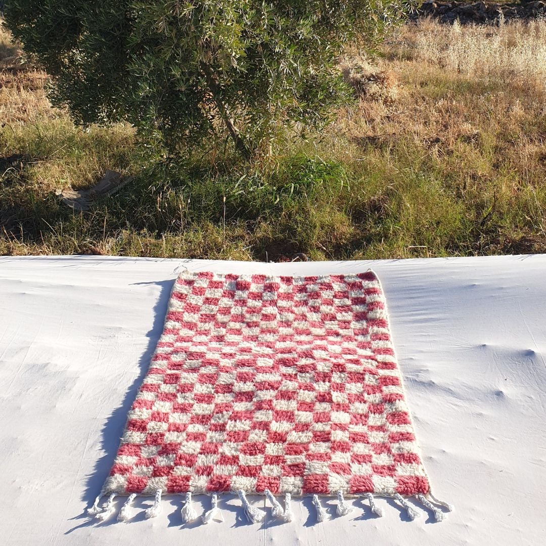 Daima | Pink Checkered Rug 3x5 Moroccan Berber Beni Ourain | 3'41x5 Ft | 100x152 cm - OunizZ