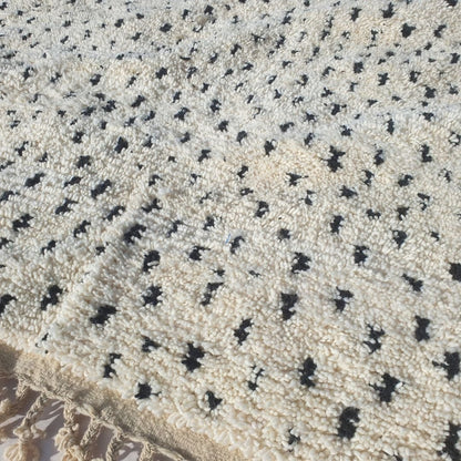 Dilba | Handmade Boujad Rug 8x10 ft – Black & White Abstract Geometric Moroccan Wool Carpet | 8'7"x10' ft | 262x300 cm - OunizZ