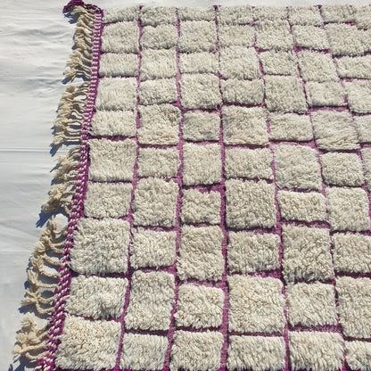 GOUTA Moroccan Rug Beni Ouarain White and Pink | 9'51x6'46 Ft | 290x197 cm | 100% wool handmade - OunizZ