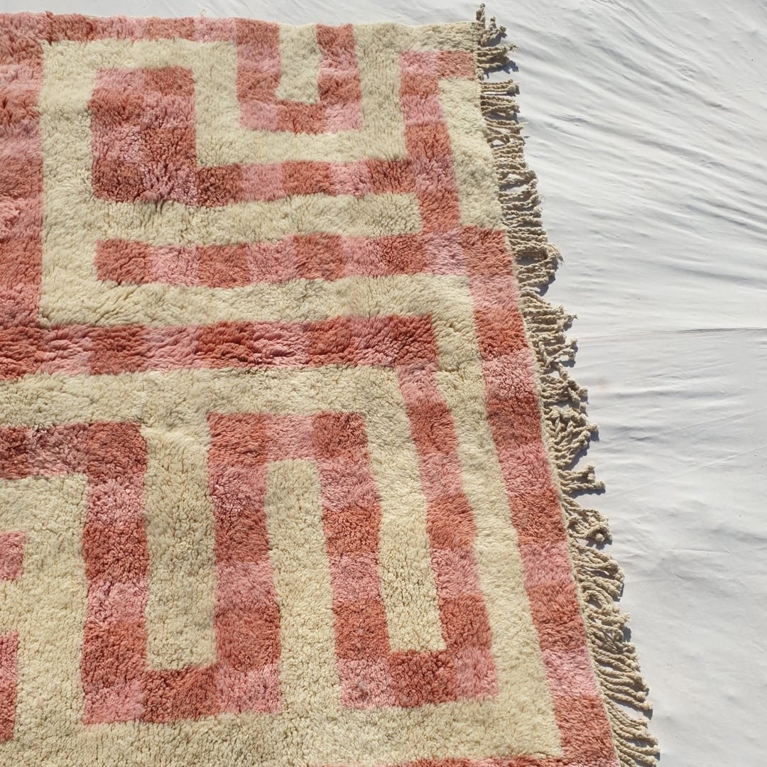 Mataha | Pink Checkered Moroccan Rug 6x10 Beni Ourain Ultra Soft | Authentic Berber wool Beni Rug | 6'23x10'27 Ft | 190x313 cm - OunizZ