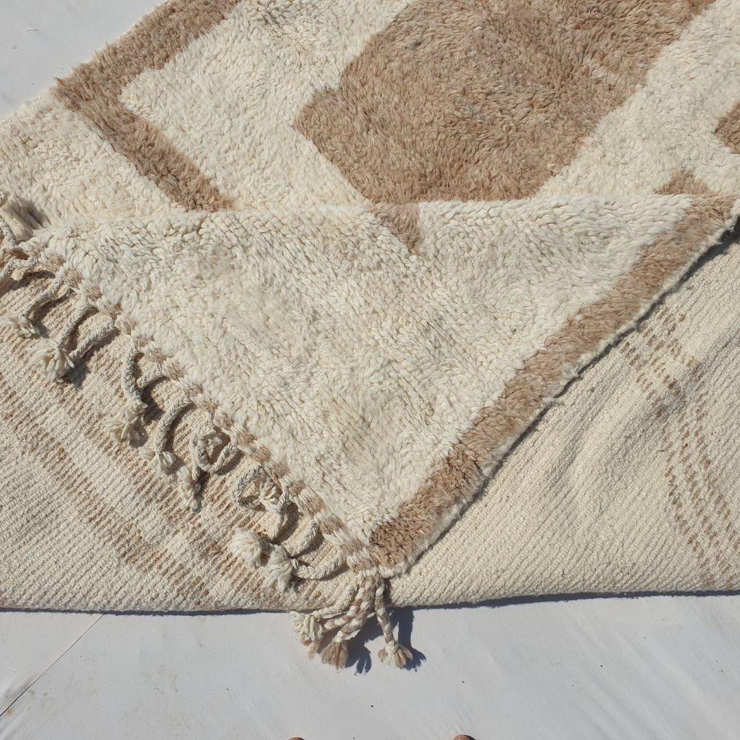 Nimla | Moroccan Beni rug White & Beige 6x10 | Ultra Soft Beni Ouarain | 10x6'76 Ft | 305x205 cm - OunizZ