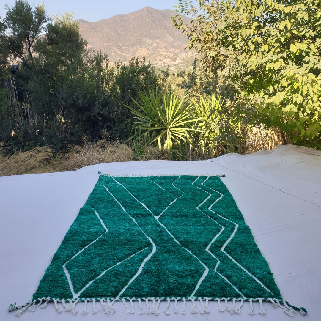 Sabila | Green Moroccan Rug 5x8 Soft Authentic Beni Ourain | 5'25x8'23 Ft | 160x251 cm - OunizZ