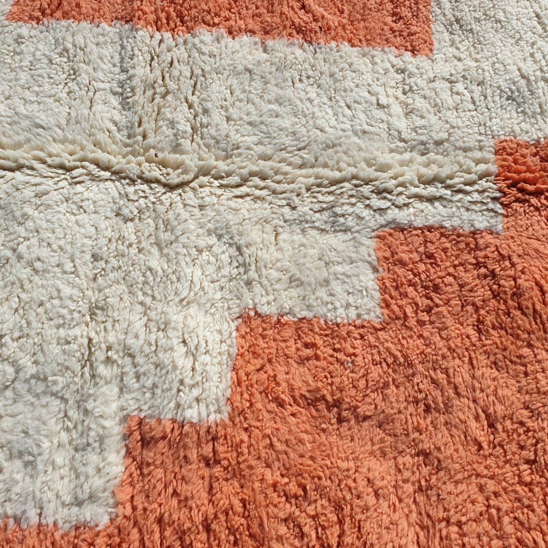 Taymla | Orange & White Soft Beni Ourain 5x8 Moroccan Rug | 5'08x8'60 Ft | 155x262 cm - OunizZ