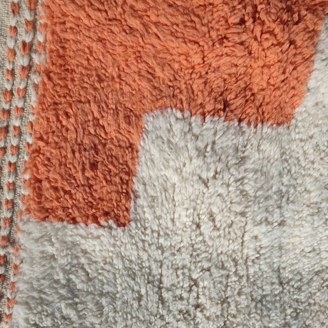 Taymla | Orange & White Soft Beni Ourain 5x8 Moroccan Rug | 5'08x8'60 Ft | 155x262 cm - OunizZ