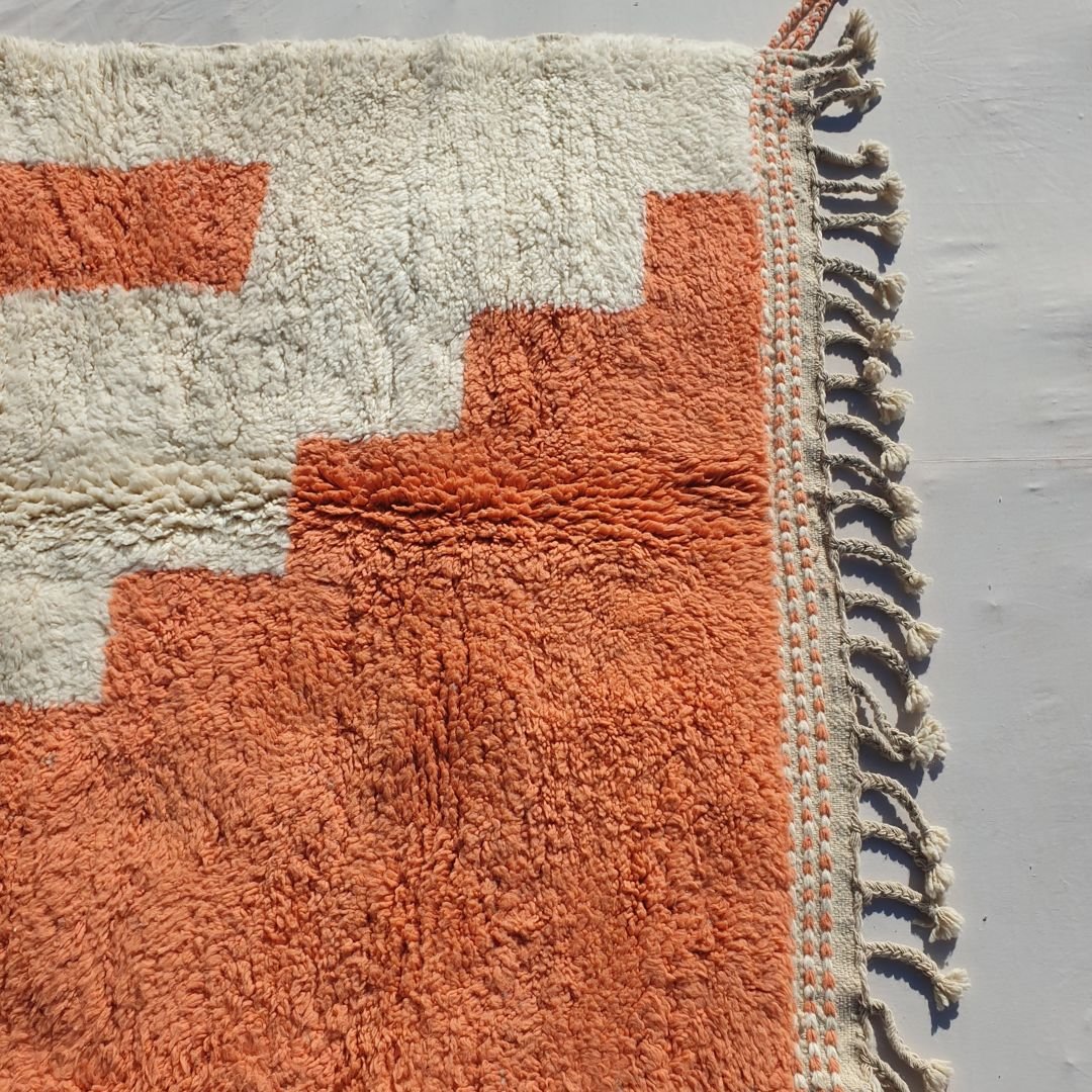 Taymla | Orange & White Soft Beni Ourain 5x8 Moroccan Rug | 5'08x8'60 Ft | 155x262 cm - OunizZ