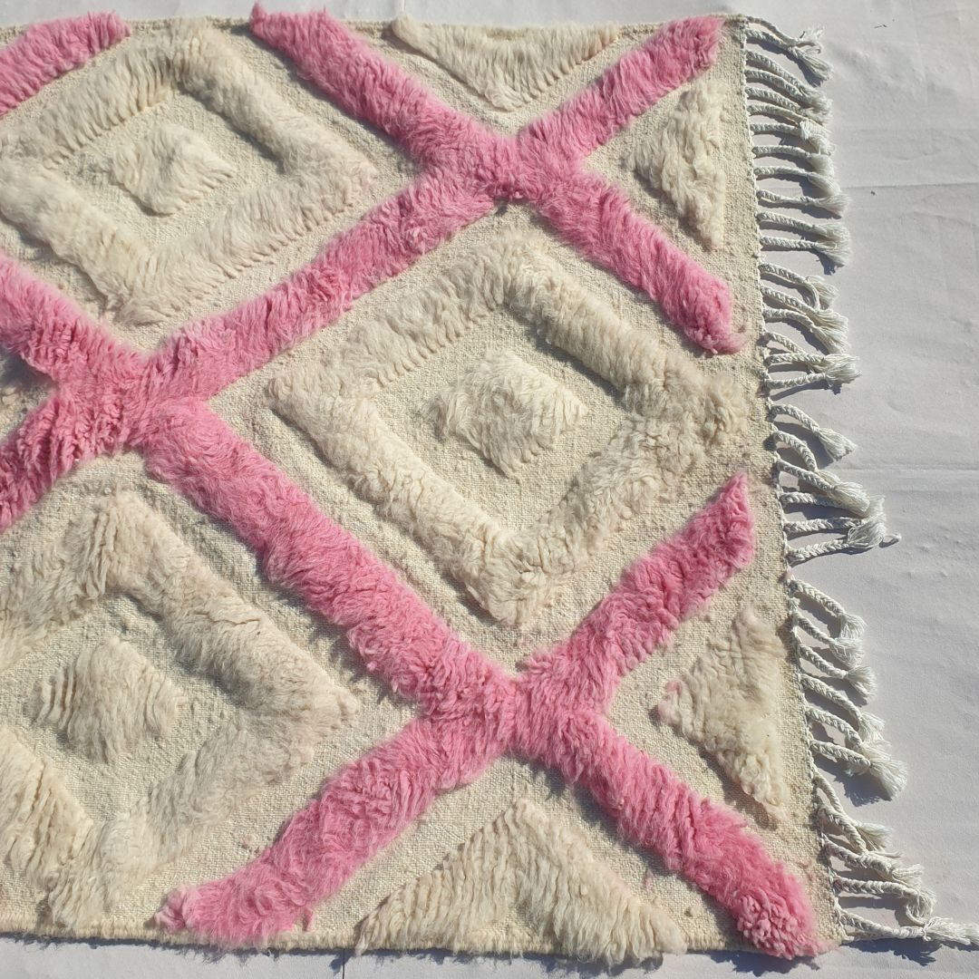 Tiwli | White & Pink Moroccan Rug 3x5 Beni Ourain Ultra Soft | 3'77x5'44 Ft | 115x166 cm - OunizZ