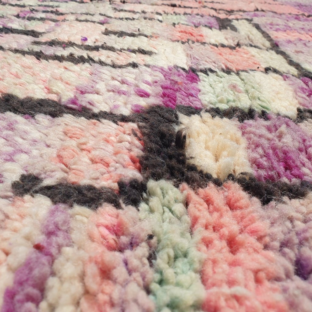 Binila - Moroccan Boujad Berber Rug | Colorful Authentic Handmade Bedroom Rug | 9'1x5'3 Ft | 2,77x1,62 m - OunizZ