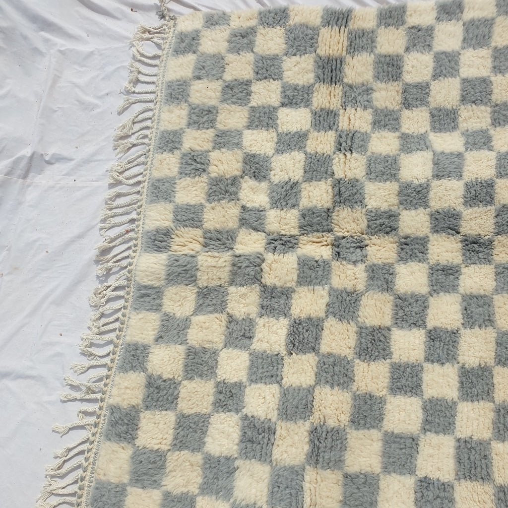 Checkered Rug Beni Ouarain Moroccan Carpet | 8'2x4'9 Ft | 2,50x1,50 m | DAMA | 100% wool handmade - OunizZ