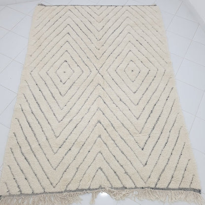 JBEN | 9'4x6'6 Ft | 2,85x2 m | Moroccan Beni Ourain Rug | 100% wool handmade - OunizZ