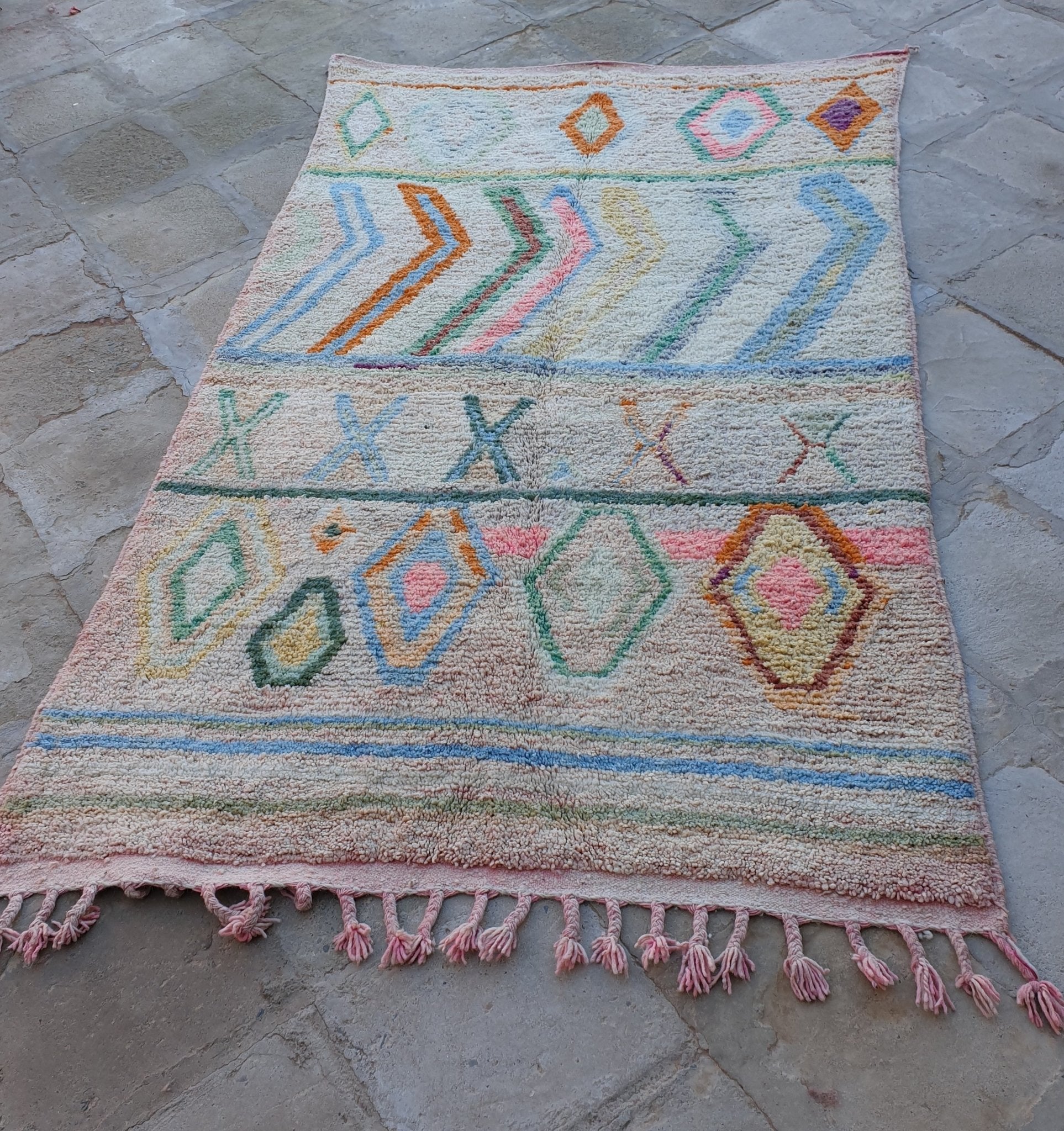 SLIMA | Boujaad Rug | 100% wool handmade in Morocco - OunizZ