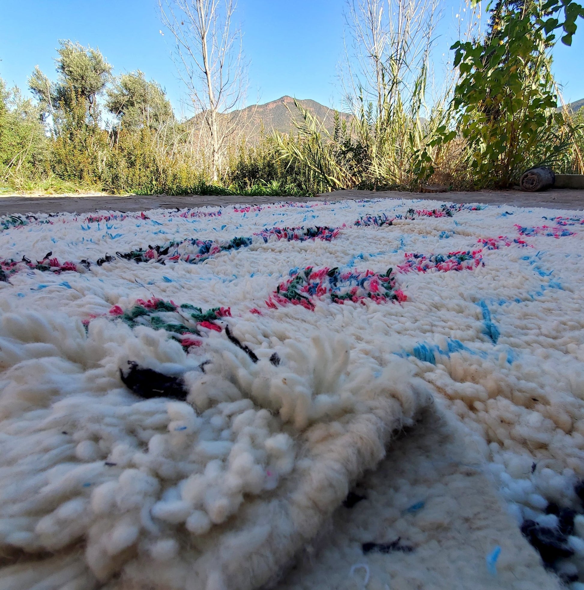 TAKAMA | Azilal Rug | 100% wool handmade in Morocco - OunizZ